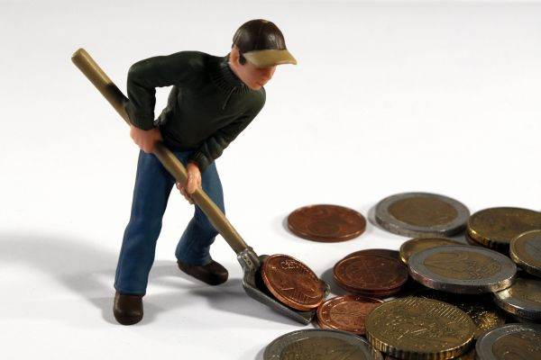 Nivel record pentru împrumuturile prin obligaţiuni ale ţărilor est-europene