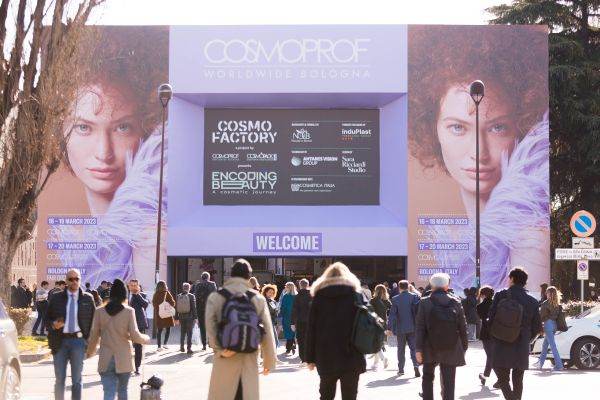40 de companii străine - interesate de produsele COSMETIC PLANT, la Cosmoprof Worldwide Bologna