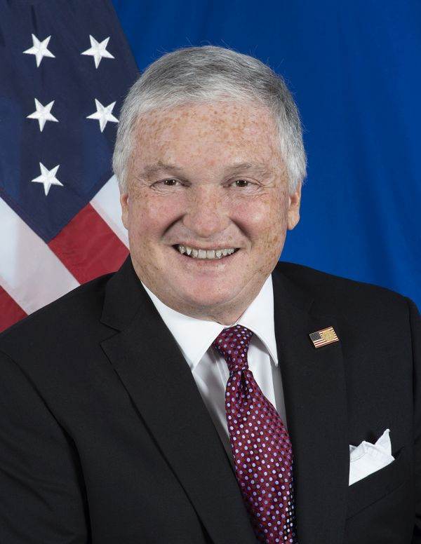 Fostul ambasador al SUA la Bucureşti: "România trebuie admisă în Programul Visa Waiver"