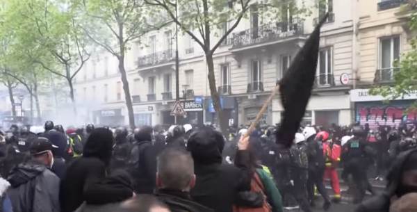 Cel puţin 540 de arestări în Franţa, la protestele de 1 Mai