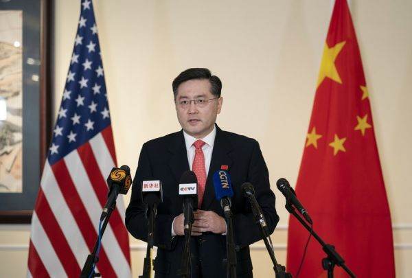 Ministrul chinez de externe Qin Gang s-a întâlnit ieri cu şeful juntei din Myanmar