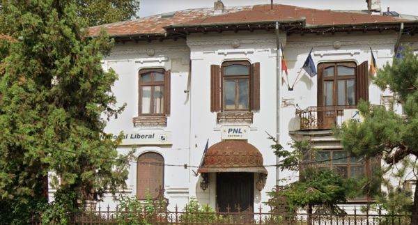 Patru membri ai PNL Sector 3, consilieri locali, au fost excluşi din partid
