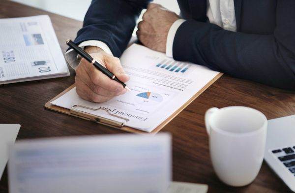 Bancherii: Ciclicitatea crizelor economice - argumentul principal pentru adoptarea deciziilor potrivite în sistemul financiar