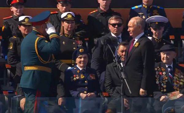 Vladimir Putin va participa la parada militară din Piaţa Moscovei cu ocazia "Zilei Victoriei"