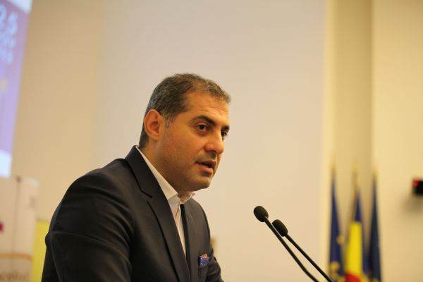 Florin Jianu: "Acest concept, România Start-up Revolution, e o colecţie de proiecte şi idei menite să creeze prima strategie privind start-up-urile la nivel european. România poate să fie un exemplu de bune practici, să seteze şi să dea tonul la nivel european în ce înseamnă inovarea, start-up-ul şi iniţiativele în rândul tinerilor. Nu există nicăieri, în nicio ţară a Uniunii Europene o astfel de strategie pentru start-up-uri".
