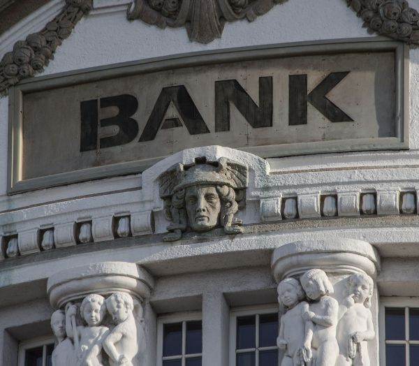 Fed: Băncile americane înăspresc standardele de creditare