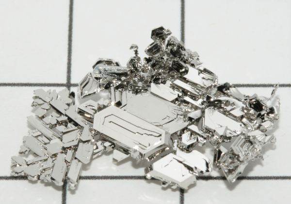 Cererea de platină va creşte în acest an, cu un deficit de aproape 1 milion de uncii