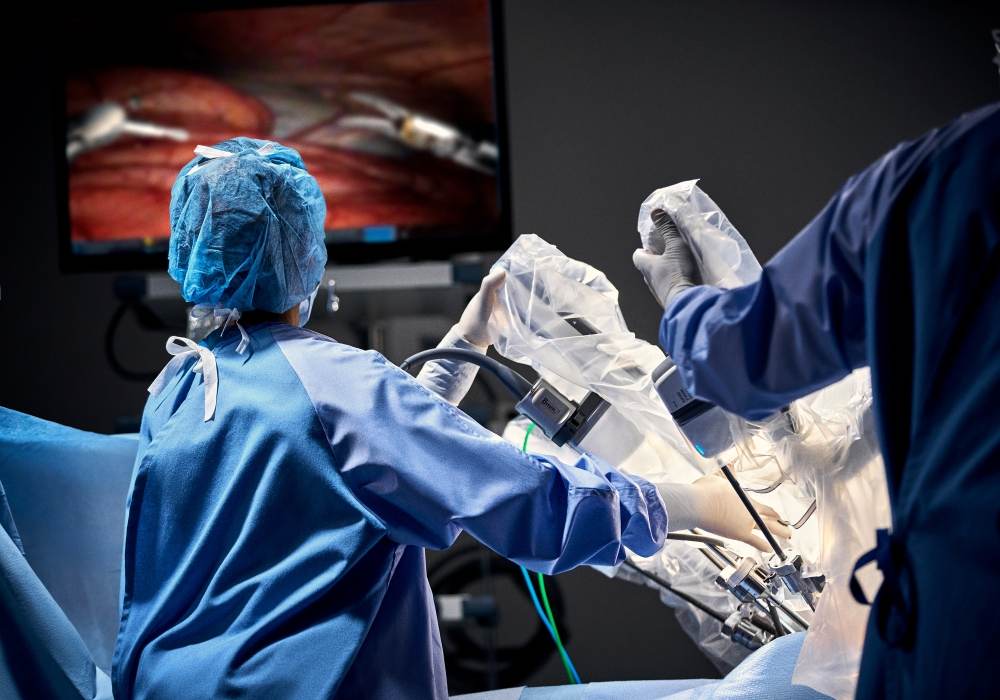 Medicover aduce ultima generaţie de robot chirurgical da Vinci în noul spital din Bucureşti 