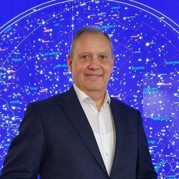 Sursa foto: facebook / Dumitru-Dorin Prunariu