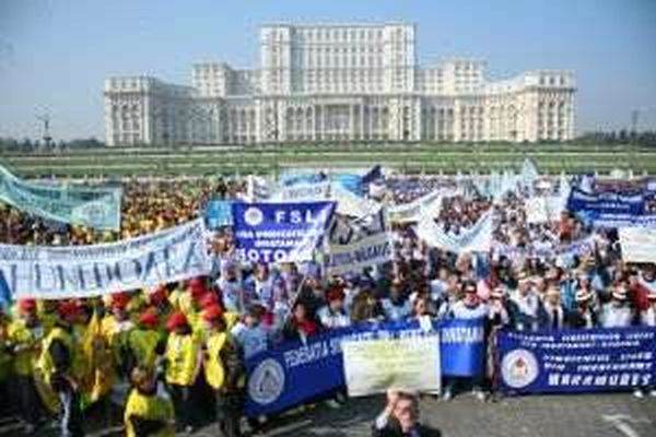 AFP: "Mii de profesori din România, într-o grevă fără precedent de 18 ani"