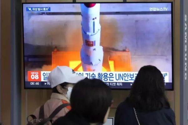 Coreea de Nord anunţă lansarea unui satelit, iar Japonia se teme de ameninţarea unei rachete balistice