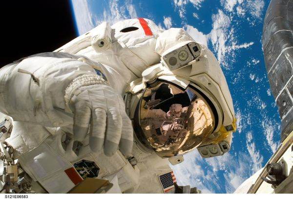 Hrana pentru astronauţi, o soluţie pentru viitorul omenirii