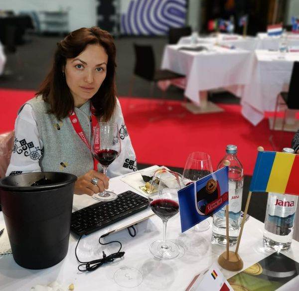 Otilia Chiriţă, inginer enolog: "Cel mai sincer vin este vinul sec, pentru că zaharurile pot ascunde anumite defecte şi dezechilibre"