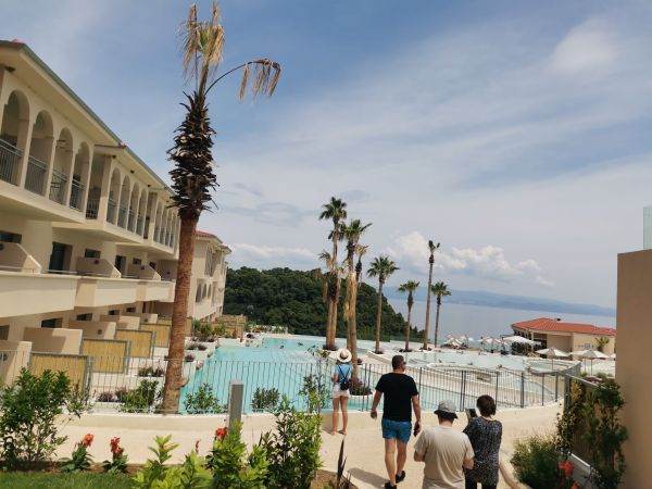Halkidiki începe să se adreseze turiştilor cu pretenţii