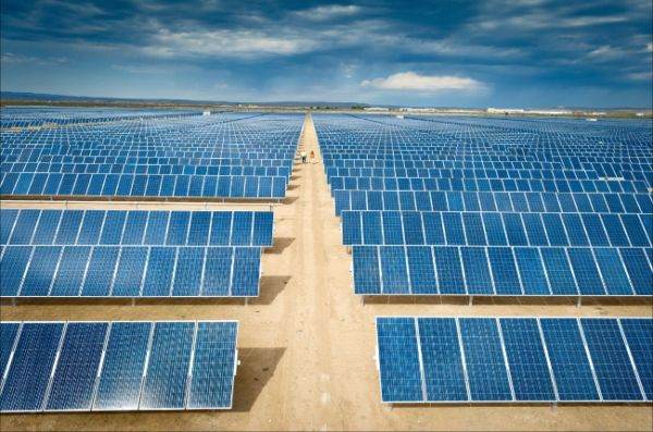 Documentaţia necesară pentru cel mai mare parc fotovoltaic din Europa a fost elaborată şi aprobată