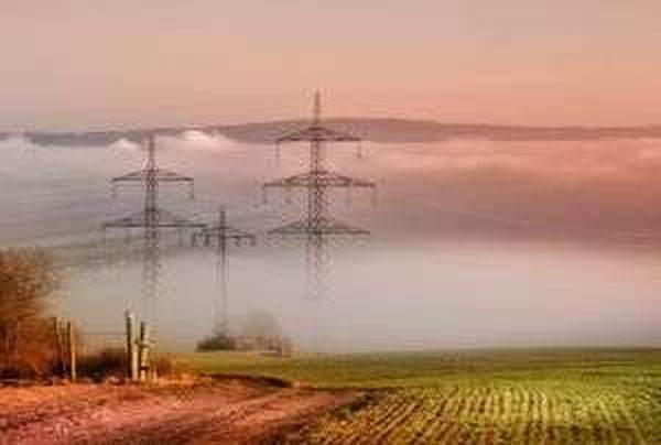 Peste 3.000 de consumatori fără energie electrică din cauza vijeliilor