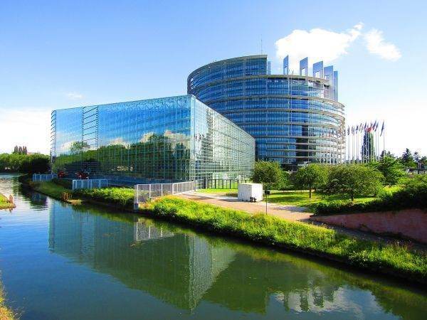  Parlamentul European adoptă o lege pentru a stimula industria cipurilor în UE