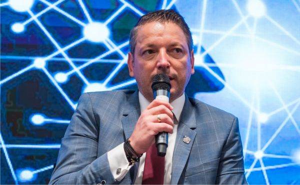 Marius Humelnicu, senator: "Trebuie să creştem competenţele digitale ale tuturor cetăţenilor"