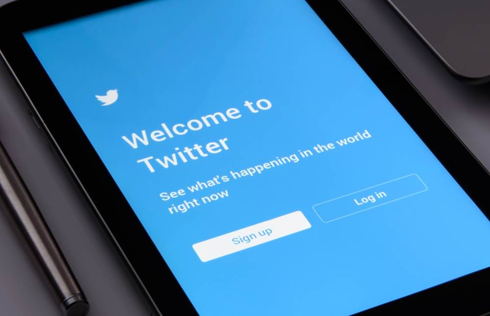 Twitter trebuie să plătească 500 de milioane de dolari pentru indemnizaţii de concediere