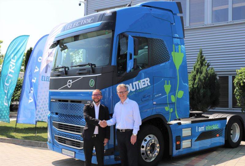Volvo Trucks România a livrat primul autotractor Volvo FH Electric pentru Routier European Transport