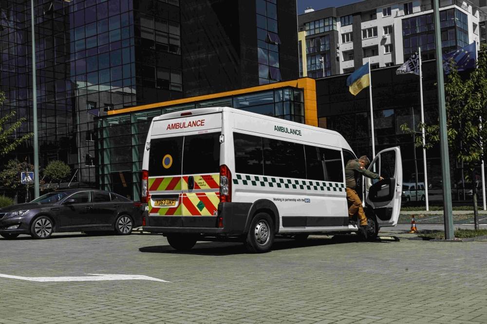 SoftServe aniversează 30 de ani cu o donaţie de 1.2 milioane dolari pentru achiziţia a 100 de ambulanţe pentru Ucraina 