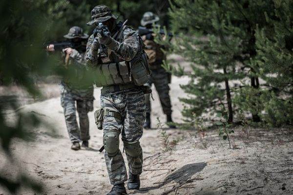 Trupele ruse sunt în defensivă în sudul Ucrainei, dar atacă în est