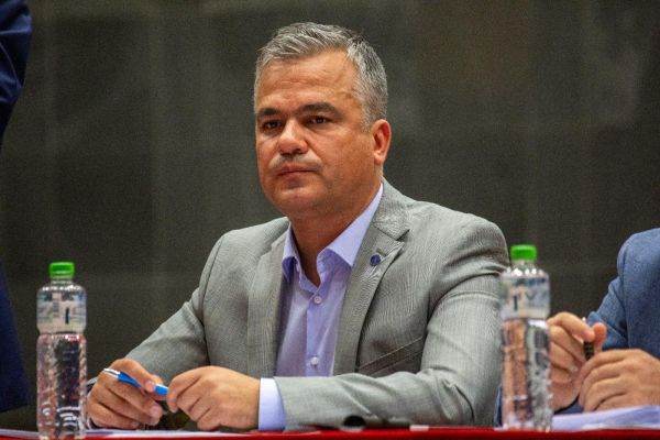 Adrian Veştea: "Primăriile puteau să aplice pe PNDL 1 şi 2 pentru modernizarea spitalelor"