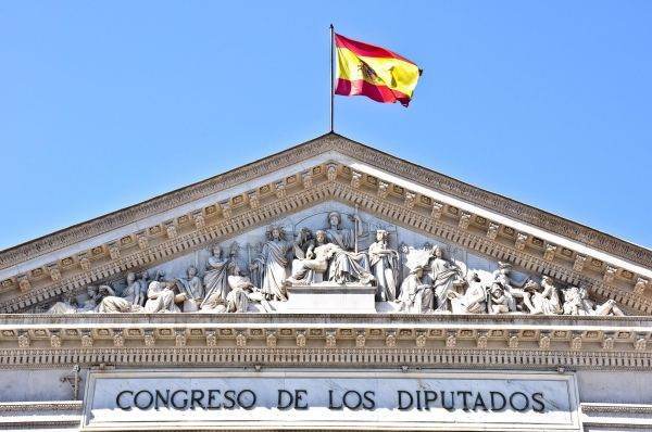 Extrema dreaptă spaniolă anunţă că susţine o eventuală învestire a liderului conservatorilor în postul de premier