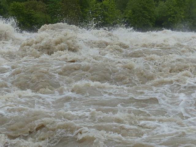 Vreme extremă în Europa: Inundaţii, alunecări de teren, incendii şi un nou val de caniculă