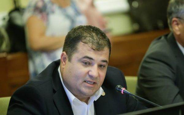Adrian Solomon: "Comisia de muncă din Camera Deputaţilor nu a elaborat amendamente la Legea pensiilor de serviciu"