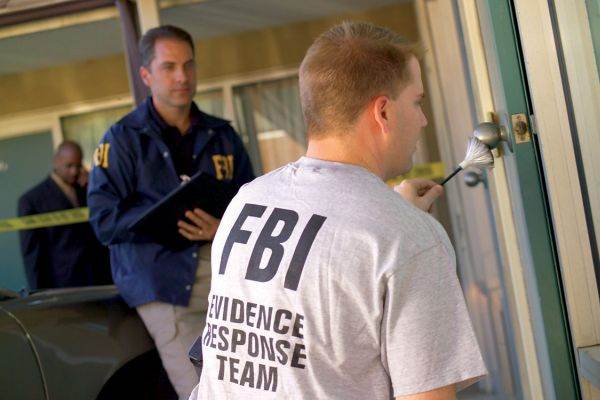 FBI a ucis un bărbat care îl ameninţase pe Biden