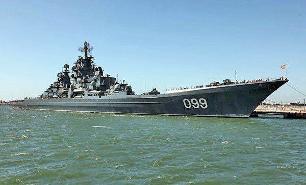 Marina rusă a tras focuri de avertizare asupra unei nave cargo din Marea Neagră