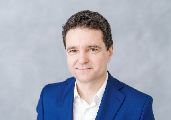 Nicuşor Dan : "Continuăm să investim în sănătate, pentru a spori calitatea îngrijirilor din unităţile spitaliceşti"