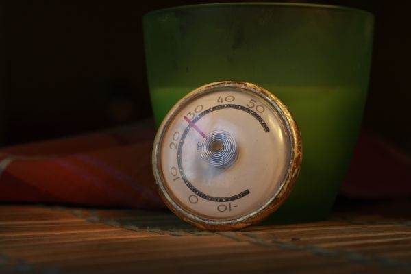 Meteorologii anunţă temperaturi mai ridicate decât cele normale până la jumătatea lunii septembrie
