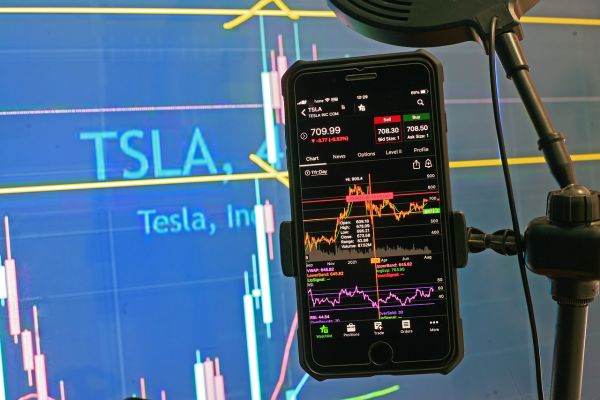 Tesla a pierdut 200 de miliarde de dolari din capitalizare, într-o lună