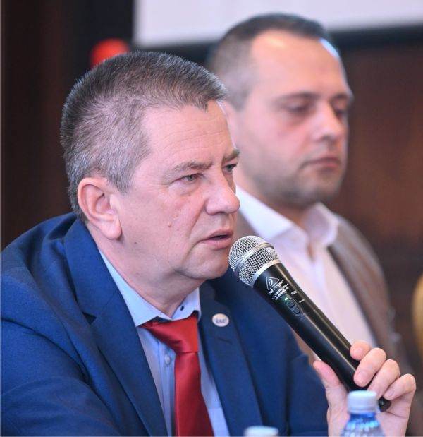 Preşedintele ANAT, Dumitru Luca: "Pe lângă incoming, suferim şi la capitolul promovare turistică. E jenant să aloci prin bugetul de stat doar 1,5 milioane euro pe an pentru promovare turistică, sumă ce este sub bugetul de promovare al unei companii medii din Europa din acest sector de activitate". (Sursa foto: facebook / Dumitru Luca)