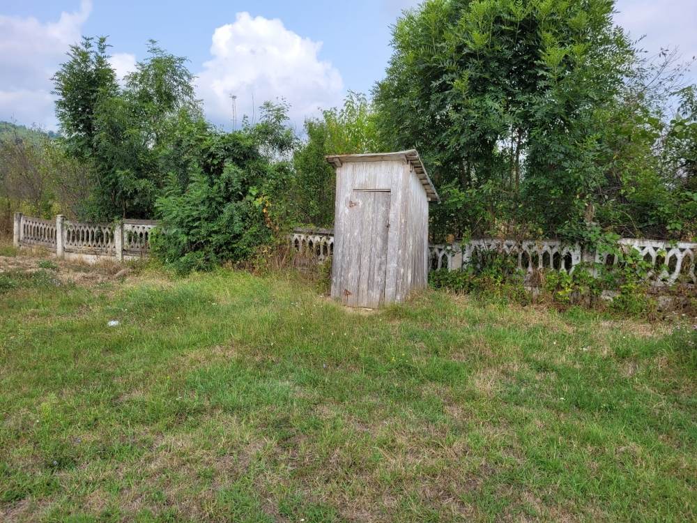 Organizaţia Narada încearcă să aducă toaletele "din fundul curţii" în interiorul şcolilor