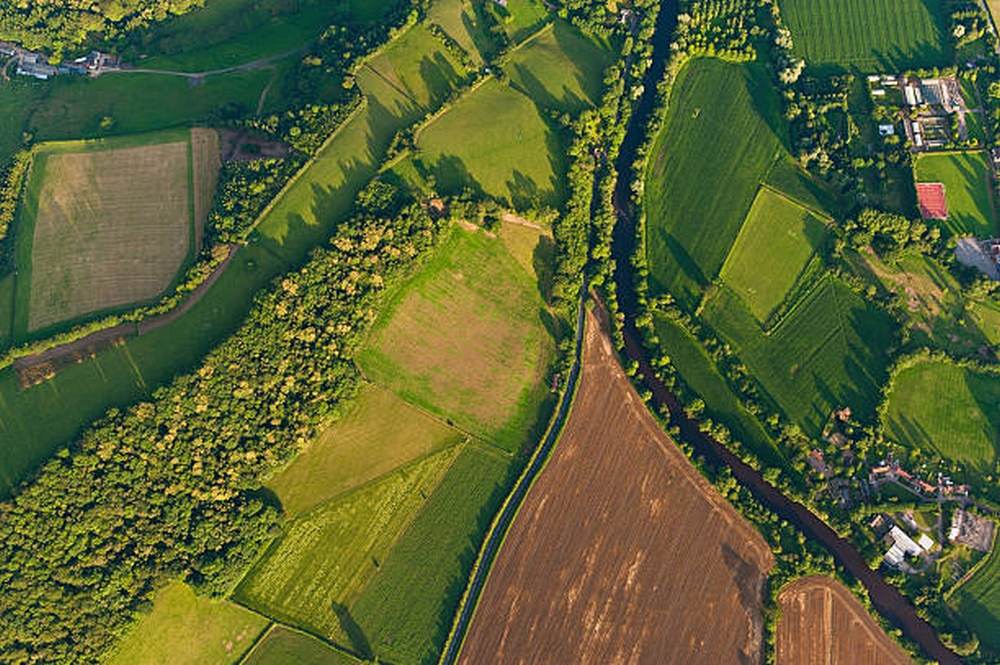 Colliers: Piaţa terenurilor în România - cifră de afaceri de 250 de milioane de euro în prima jumătate din 2023