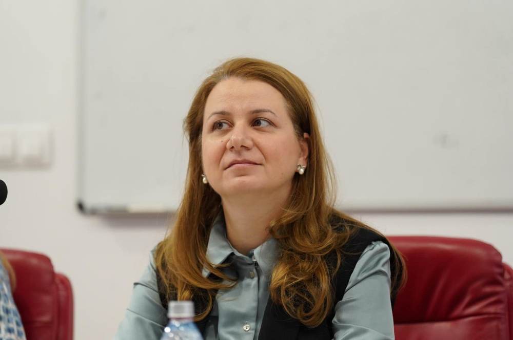 Ligia Deca solicită primăriilor să găsească soluţii rapide pentru relocarea procesului educaţional
