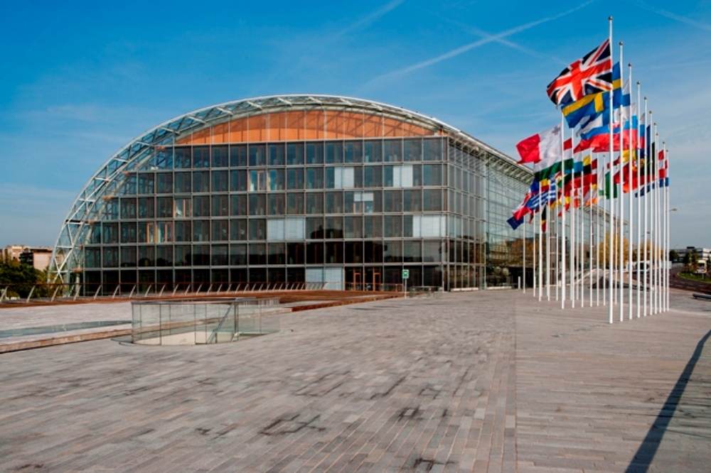 Cinci candidaţi concurează pentru postul de preşedinte al Băncii Europene de Investiţii