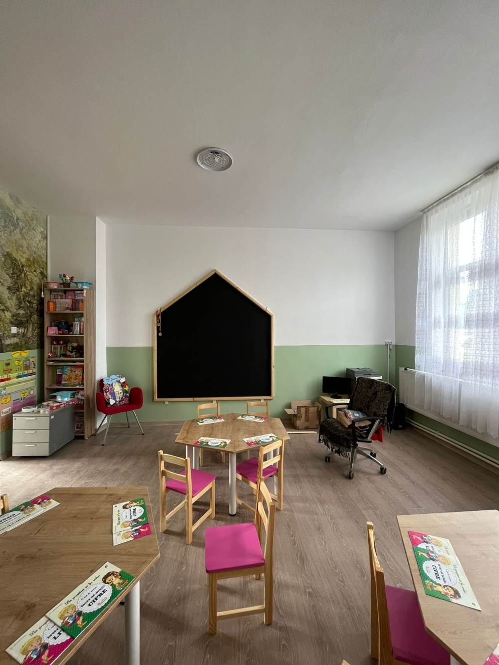 Narada transformă o şcoală învechită într-un spaţiu educaţional modern