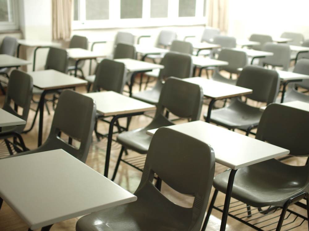 Ministerul Educaţiei vrea reducerea unor indicatori din PNRR