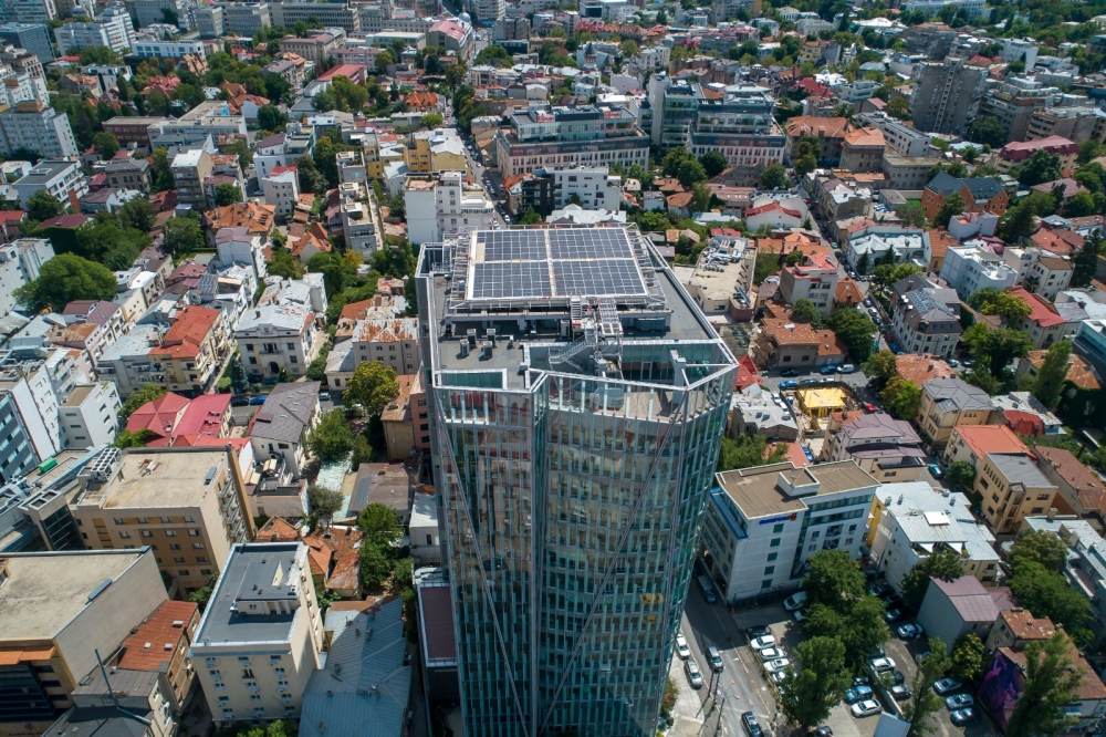 Clădirile de birouri Crystal Tower şi Metropolis ale PPF Real Estate din Bucureşti produc energie solară 