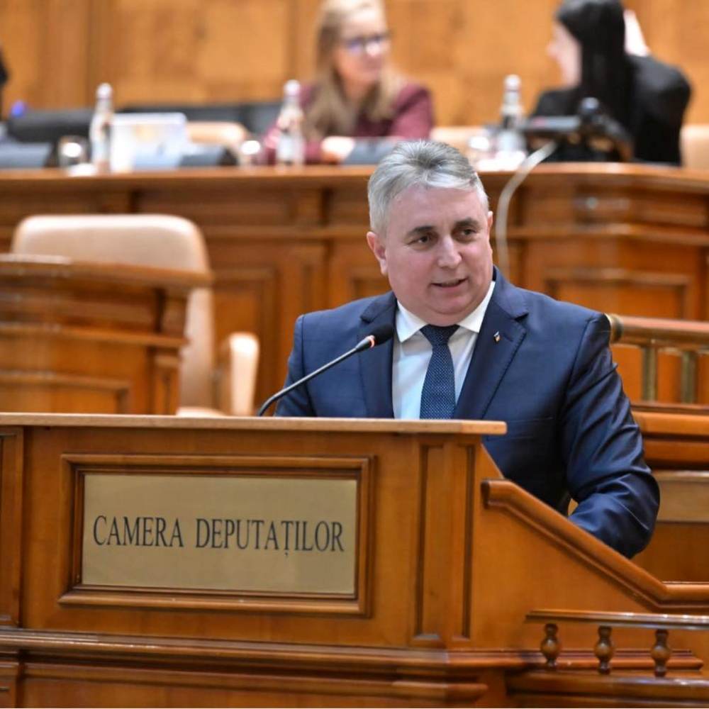 Lucian Bode: "Lupta electorală de anul viitor face cât zece şcoli de vară"
