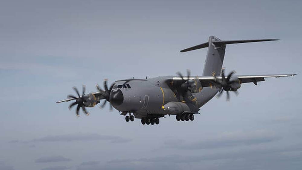 MApN: Două aeronave transportă a doua tranşă din ajutoarele umanitare ale României către Libia
