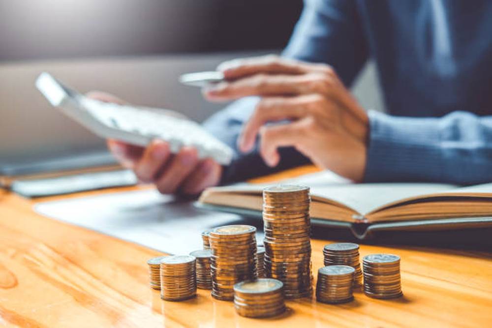 Ministerul Muncii propune majorarea salariului minim pe ţară cu 10% mai mult faţă de luna septembrie
