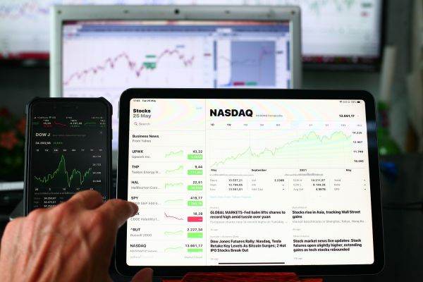 Listări noi: Nasdaq şi NYSE, în cea mai strânsă luptă din ultimii cinci ani