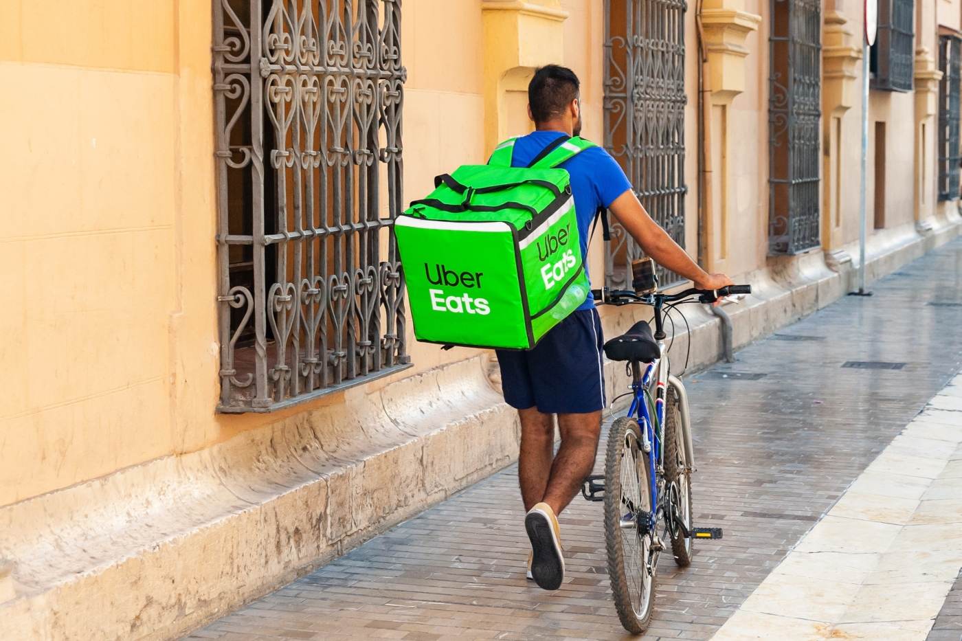 Uber Eats va oferi funcţii AI şi mai multe opţiuni de plată
