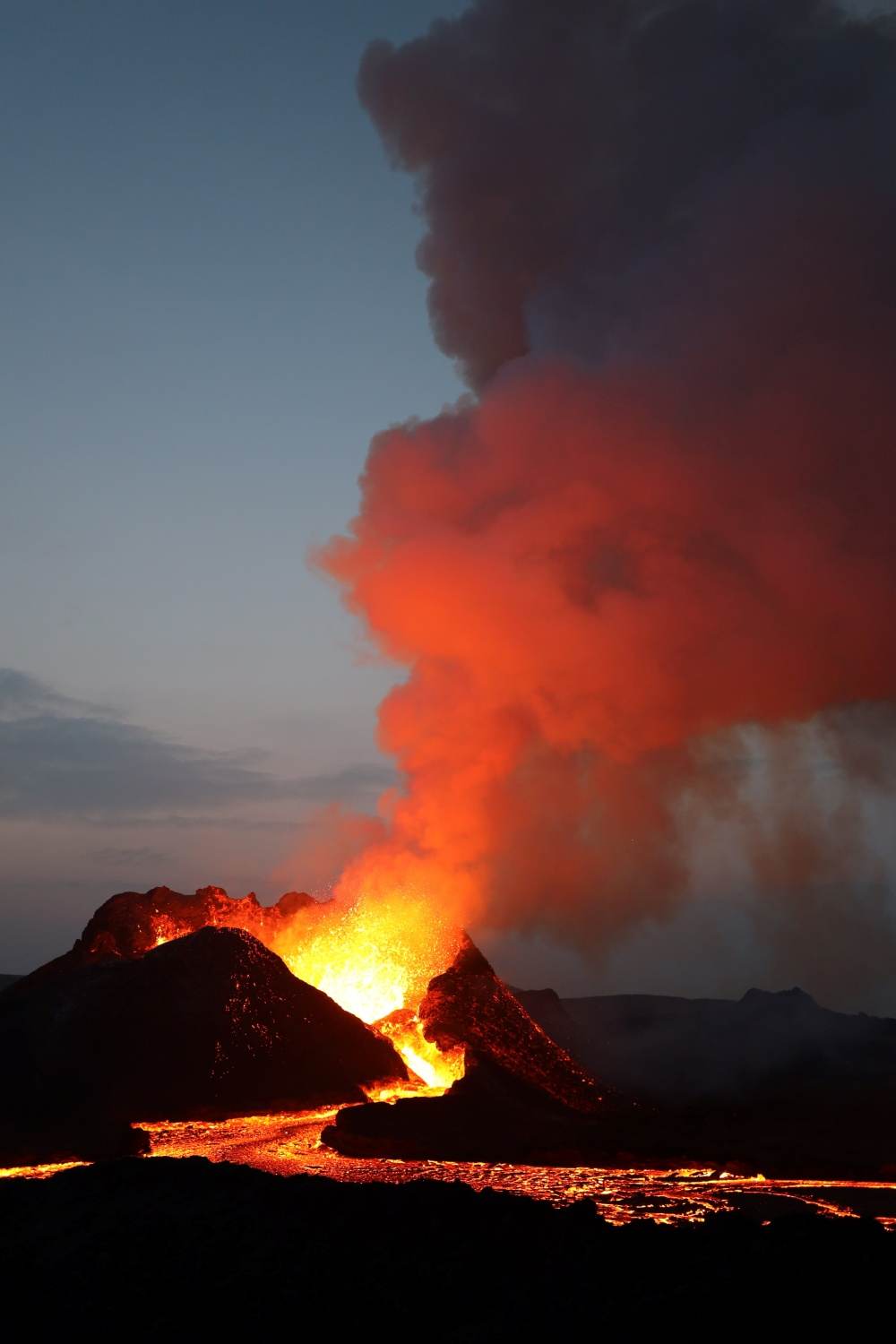 Alertă de sănătate emisă în Filipine, după ce un vulcan aduce smog în anumite zone
