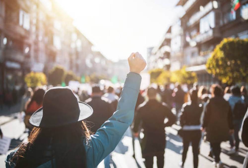 Naţionaliştii bulgari protestează împotriva bazelor NATO, cerând demisia guvernului